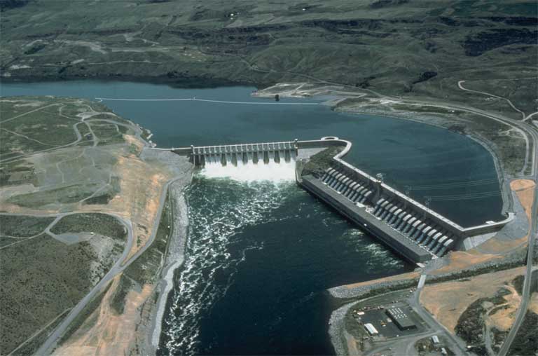 The Chief Joseph Dam in Washington State is an example of a major run-of-the river hydroelectric project without a sizeable reservoir — offering better connectivity than a dam with a large impoundment. Photo courtesy of the US Army Corps of Engineers.