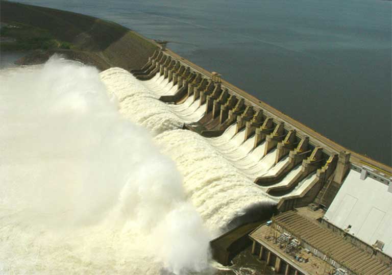 The Tucuruí dam was built in the 1980s, and is one of the largest in the world, with a maximum generating capacity of 8,370 megawatts. More than 400 dams are in operation, being built, or in the planning stages across the Amazon, with consequences for biodiversity and rainfall patterns throughout the region. Photo courtesy of International Rivers on flickr 