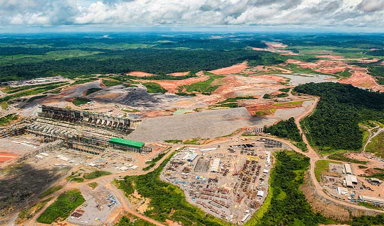 Construction of the controversial Belo Monte dam. Many environmentalists and indigenous activists fear that the building of the São Luiz de Tapajós dam could be just as contentious. ©‎Greenpeace/Fabio Nascimento on Flickr