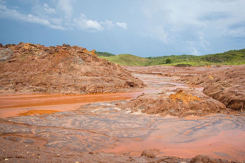Some of the horrific damage done to the Rio Doce by the Samarco tailings dam collapse. Photo by Romerito Pontes from São Carlos licensed under the Creative Commons Attribution 2.0 Generic license