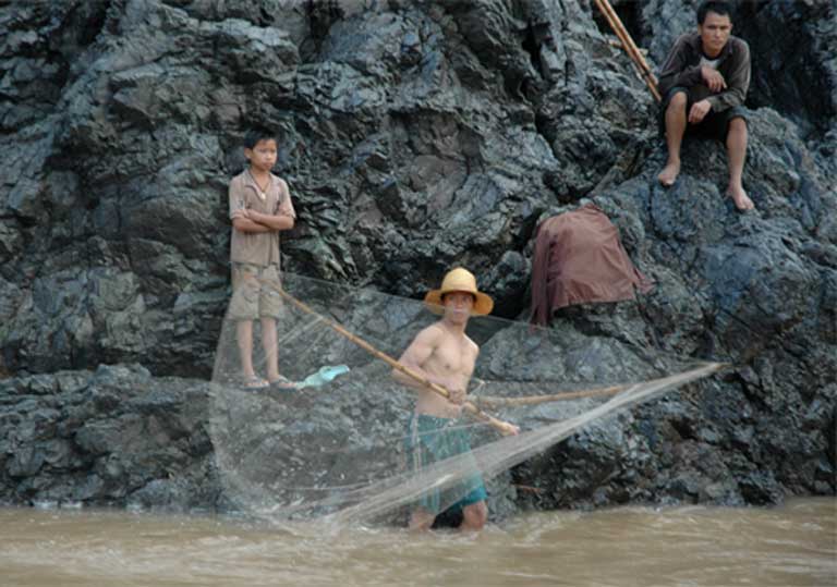 Fishermen on the Mekong River in Laos. Photo by Kirk Herbertson / International Rivers CC-BY-NC-SA 2.0 (Flickr) 