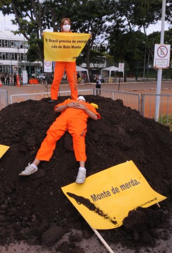 A 2010 Greenpeace protest against Brazil’s Belo Monte dam. Such demonstrations are often designed to be visually dramatic, so as to attract TV cameras and gain media coverage, which helps build public awareness and opposition to ill-advised infrastructure projects. Photo by Roosewelt Pinheiro/Agência Brasil 